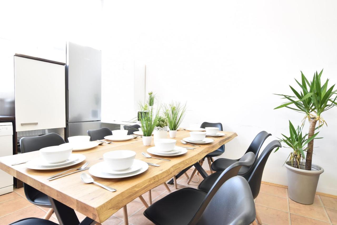 Riesiges Zentrales Apartment Mit Parkplatz Innsbruck Kültér fotó