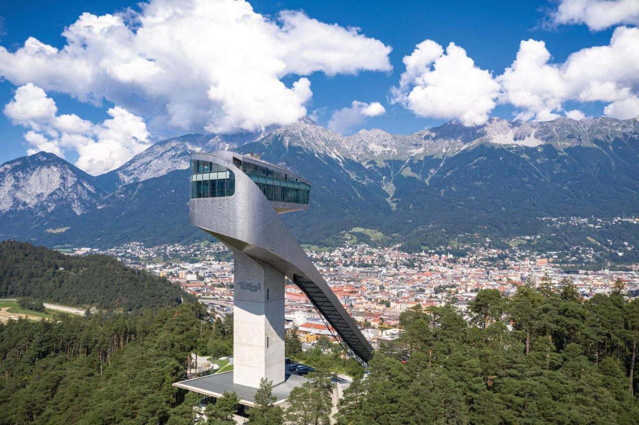 Riesiges Zentrales Apartment Mit Parkplatz Innsbruck Kültér fotó